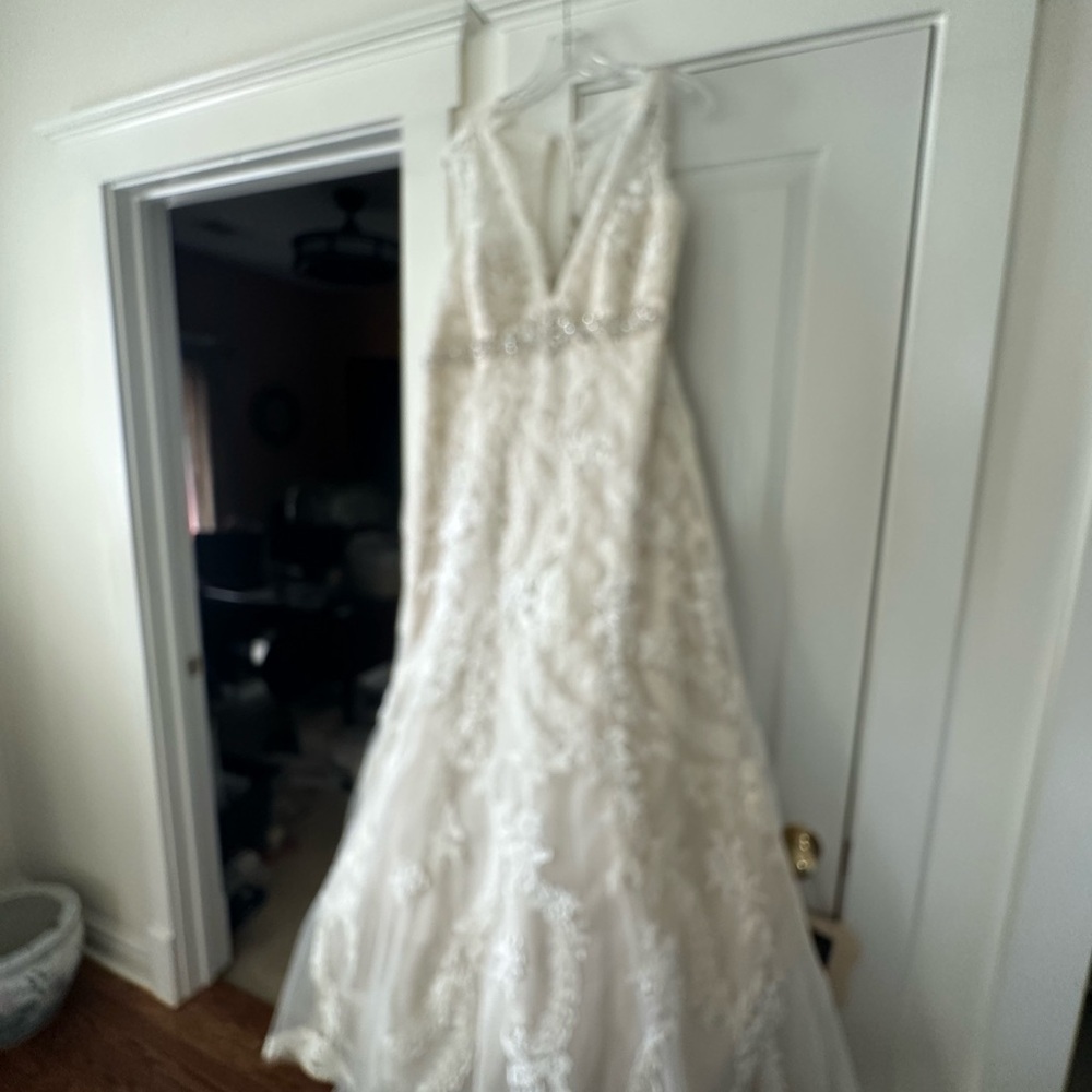Pearl Brand White Lace Wedding Dress